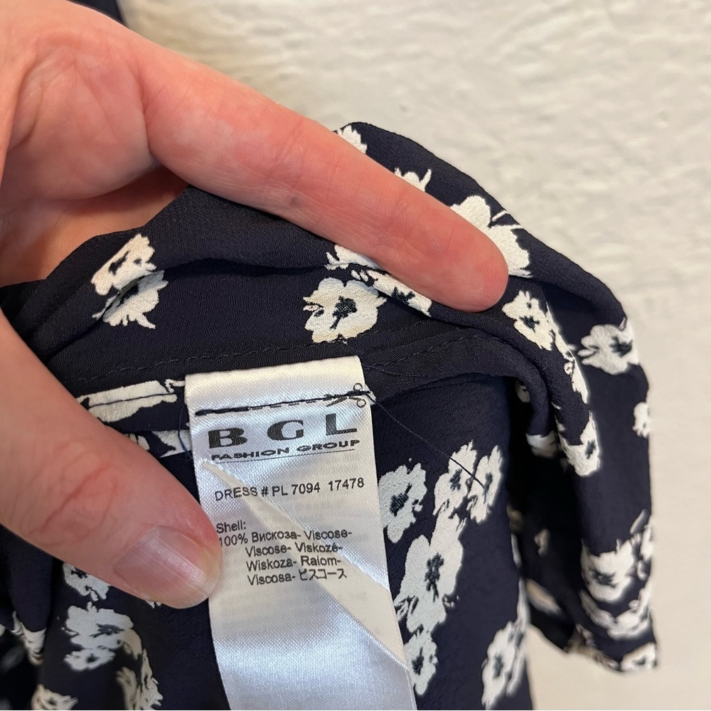 BGL Dress Navy Blue Floral Wrap Belted XL Extra Large - Picture 9 of 10